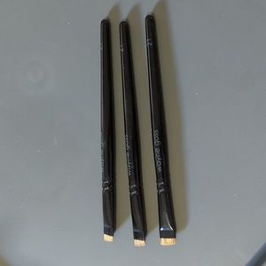 Wayne Goss number 21 makeup brush lot